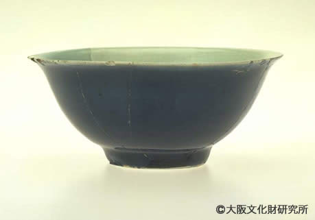 写真１．瑠璃釉碗（中国）