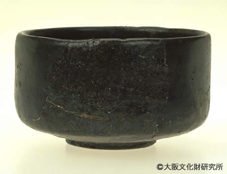 写真６．軟質施釉陶器茶碗（京ヵ）
